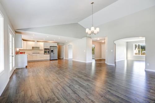 Spacious Rambler Home Interior With Vaulted Ceiling